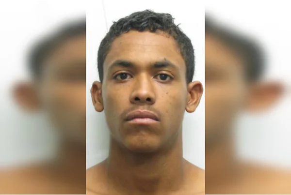Preso em regime semiaberto mata homem em frente à avó, no DF