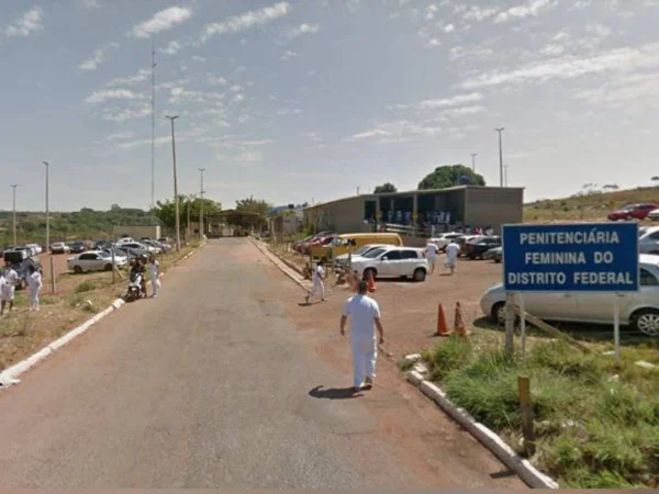 Foto colorida do presídio feminino