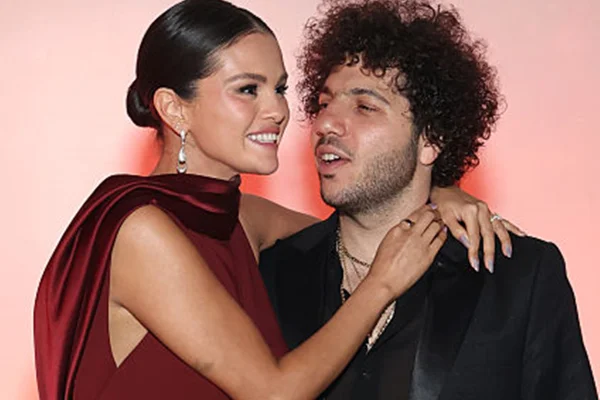 Sogra de Selena Gomez tem casa invadida e se esconde no banheiro - Metrópoles