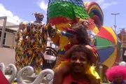 Clarice, filha de Pablo, em seu primeiro Galo da Madrugada Clarice, filha de Pablo, em seu primeiro Galo da Madrugada