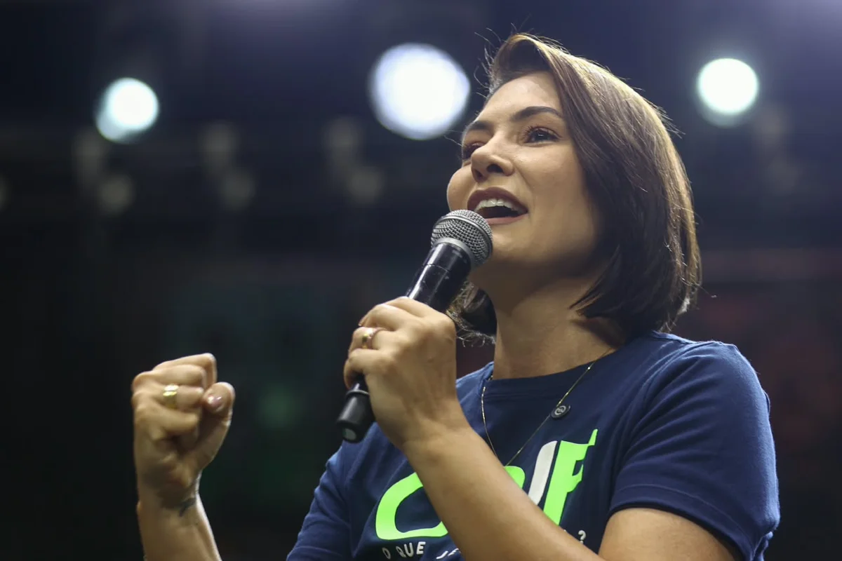 "Se precisar, a gente vai votar sim pelo impeachment" diz Michelle Bolsonaro ao ser questionado pelo Metrópoles sobre a crise no STF "Se precisar, a gente vai votar sim pelo impeachment" diz Michelle Bolsonaro ao ser questionado pelo Metrópoles sobre a crise no STF