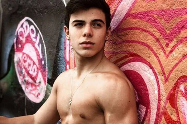 Casos de família: Thomaz Costa, ex de Larissa Manoela, agride o pai