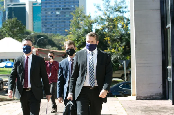 Trio de advogados de Moro chega à PF, onde Ramagem presta depoimento