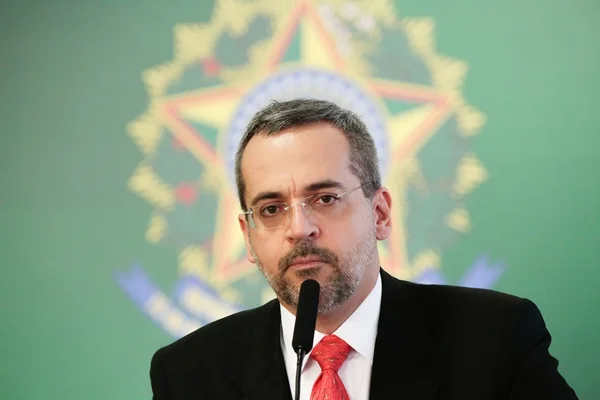 Weintraub defende indicação de Eduardo Bolsonaro para embaixada