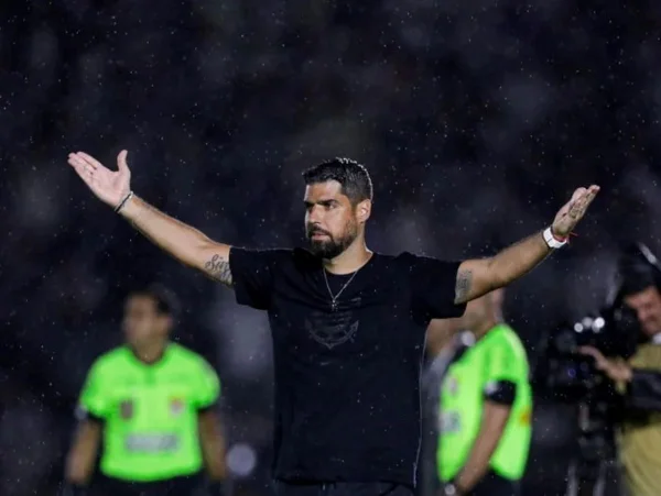 Corinthians demite o treinador António Oliveira