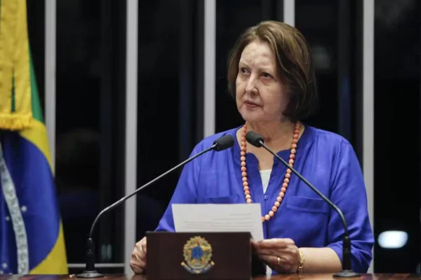 Imagem colorida de ex-senadora Maria do Carmo Alves - Metrópoles