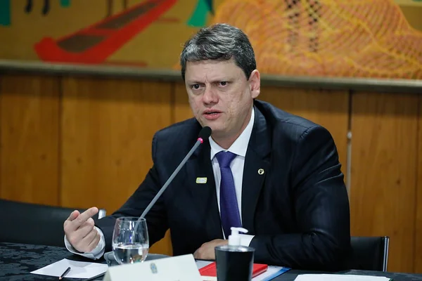 Pré-candidatos viram alvo de ações no TRE-SP por propaganda antecipada - destaque galeria