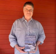 Lanari com livro Rússia, Ucrânia e o Cinema em Tempo de Guerra Lanari com livro Rússia, Ucrânia e o Cinema em Tempo de Guerra