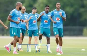 Seleção Brasileira realizou treino nesta segunda-feira (22/6)