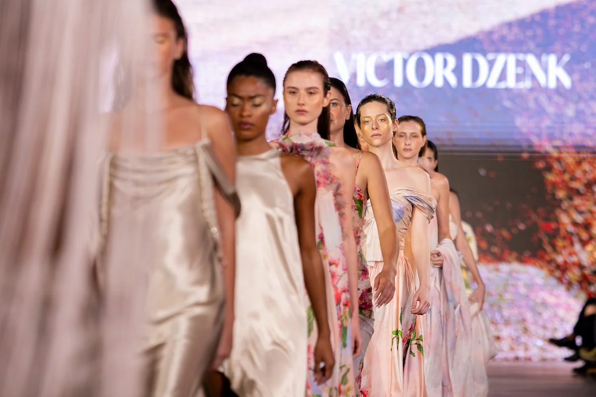 Desfile da Victor Dzenk Desfile da Victor Dzenk