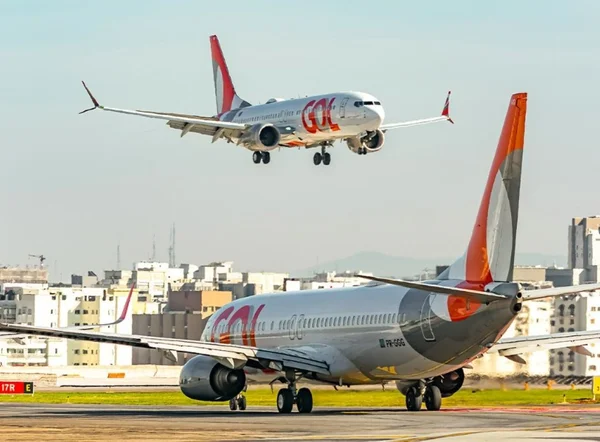 foto colorida de aeronave da Gol Linhas Aéreas - Metrópoles