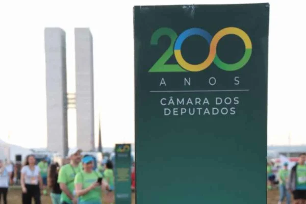 Corrida de rua celebra os 200 anos da Câmara
