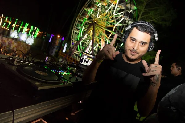 Hugo Drop inaugura projeto musical em bar de Brasília