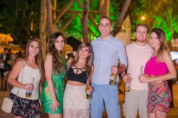 Isabela Rodrigues, Raissa Gaudereto, Luisa Rodrigues, Bruno Loureiro, Daniel Tiveron, Ana Araujo Isabela Rodrigues, Raissa Gaudereto, Luisa Rodrigues, Bruno Loureiro, Daniel Tiveron, Ana Araujo