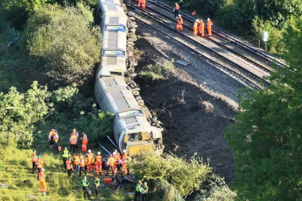 Trem descarrila na Inglaterra e deixa 20 feridos: "Aterrorizante"