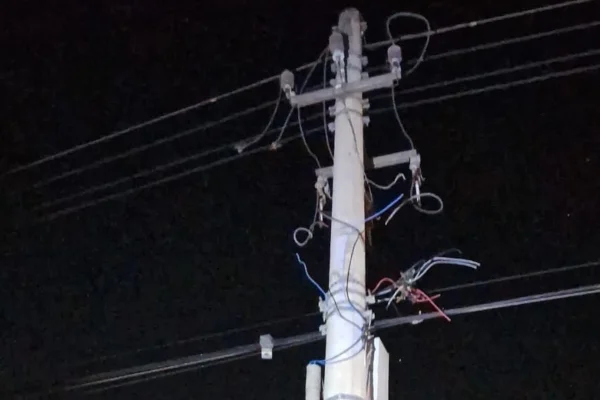 Poste furtado - Metrópoles