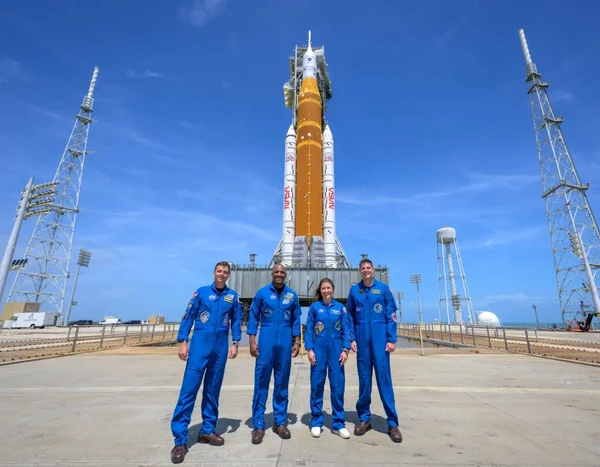 imagem colorida astronautas missao artemis II