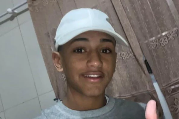 Adolescente morre após levar disparo enquanto manuseava arma de fogo