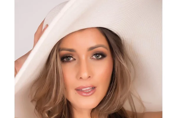 Nana Gouvea posa completamente nua no Instagram: “Bonitinha, né?”