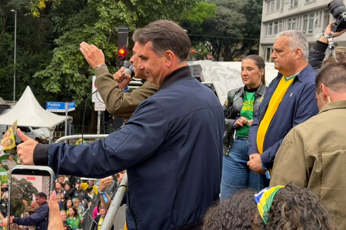 Flávio Bolsonaro na Paulista Flávio Bolsonaro na Paulista
