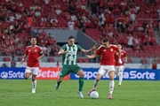 Chapecoense e Internacional se enfrentaram pela 27ª rodada do Campeonato Brasileiro Chapecoense e Internacional se enfrentaram pela 27ª rodada do Campeonato Brasileiro