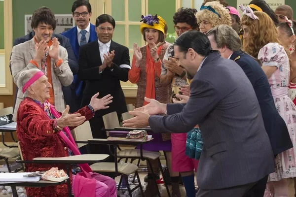 Aos 99 anos, Orlando Drummond volta ao papel de Seu Peru na Escolinha