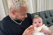 Neymar encanta os fãs ao postar foto de Helena, sua filha caçula
