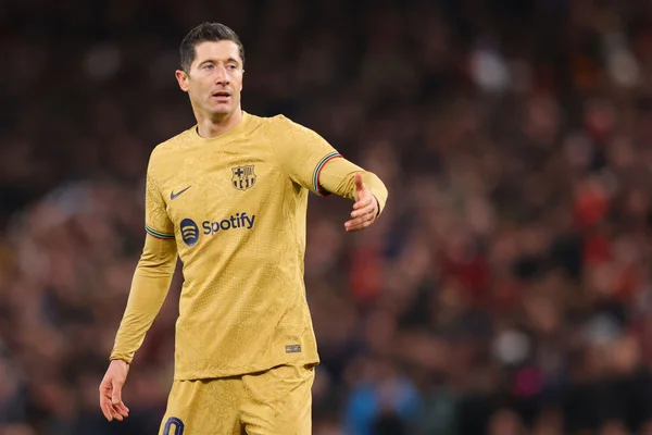 Lewandowski sofre lesão e está fora do jogo contra o Real Madrid