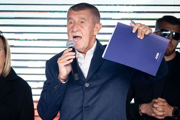 Foto colorida de Andrej Babiš - Metrópoles