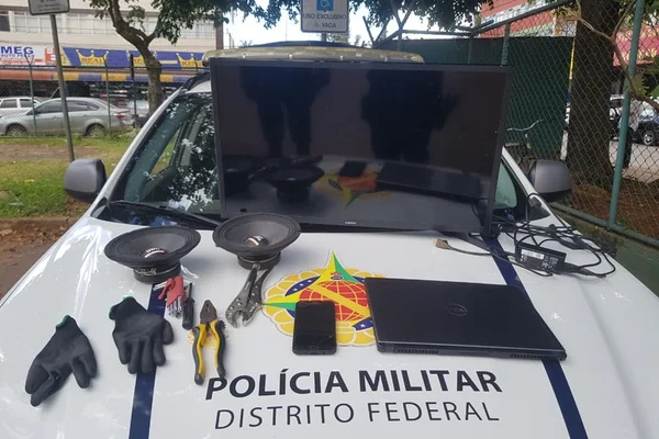 Bando especializado em roubos a casa faz família refém no Lago Norte
