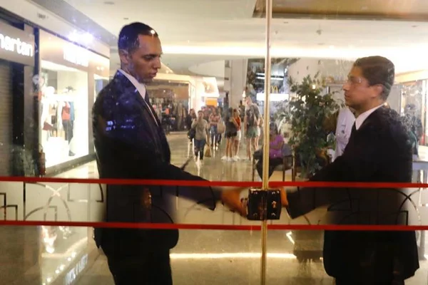 Tumulto pós-Carnaval faz Brasília Shopping fechar as portas