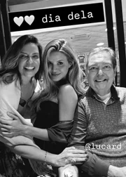 Faustão e Luciana Cardoso posam com convidadas