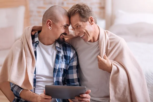 Homem hétero diz que analgésicos o transformaram em gay