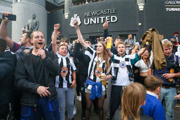 Conheça a história de assassinato envolvendo o novo dono do Newcastle