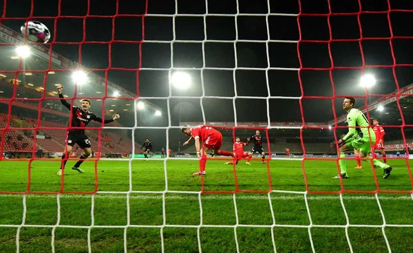 Bayern vence no Alemão