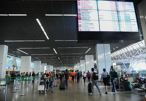 Aeroporto de Brasília recebe multa de R$ 10 milhões da Anac