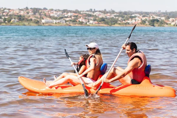 Prática do SUP é opção de refúgio das festas no Carnaval