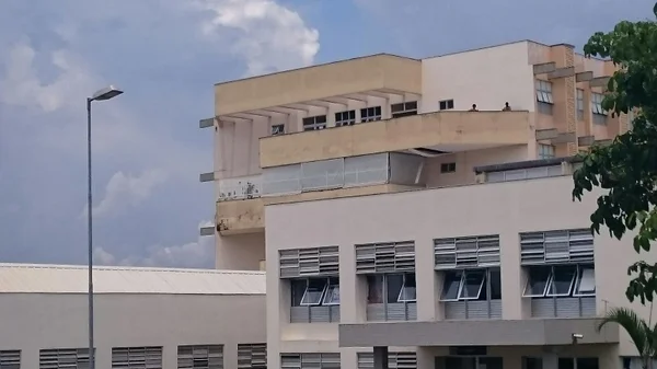 Criminosos roubam arma de vigilante no Hospital do Paranoá