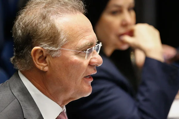 Renan diz que vai se reunir com STF para tentar antecipar impeachment