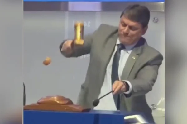 Tarcísio Freitas leilão