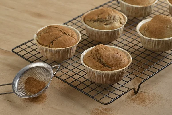 Lanche da tarde: prepare um delicioso muffin de banana e canela