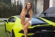 A influenciadora Deolane Bezerra é uma das moradoras do condomínio de luxo