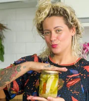 Não é a primeira vez que a cozinheira faz post nua em sua rede social Não é a primeira vez que a cozinheira faz post nua em sua rede social