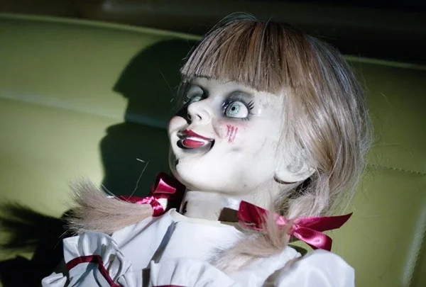 Crítica: Annabelle 3 é o melhor filme da boneca demoníaca de Invocação