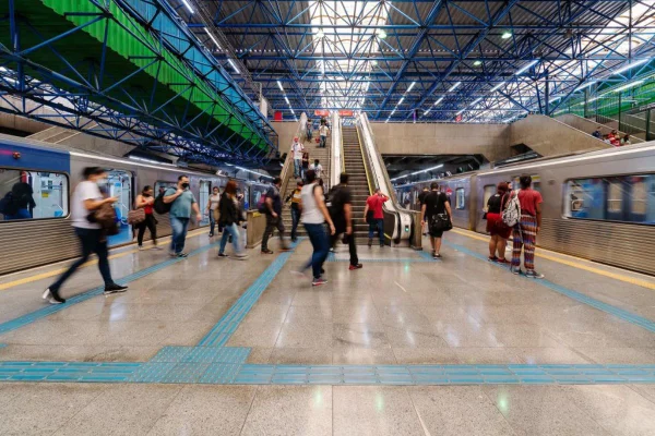 Saúde, transporte público, parques e outros serviços de São Paulo terão alterações no horário de funcionamento. Veja o que abre e fecha - Metrópoles