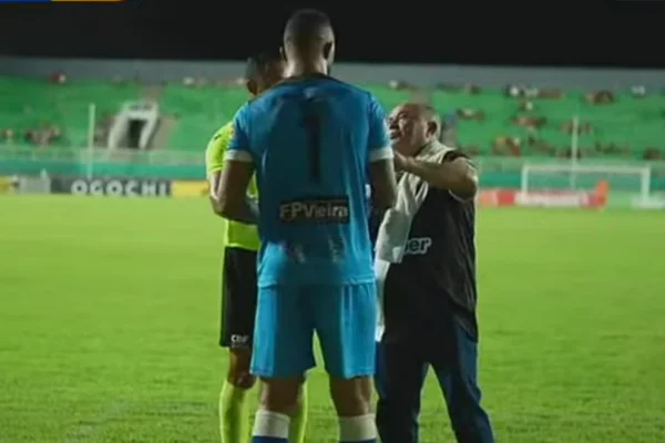 Goleiro Bruno é titular pelo Vasco-AC na Copa do Brasil. Confira
