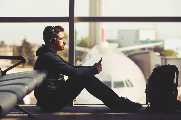 Viajante cria catálogo com senhas de wi-fi de aeroportos do mundo todo