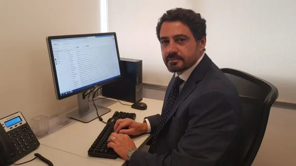 Novo chefe da Receita não apura denúncia de defesa de Flávio Bolsonaro