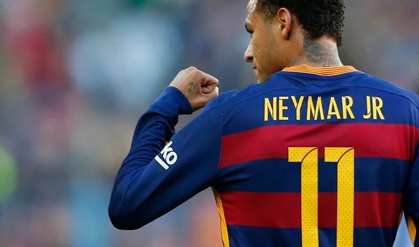 Barcelona recebe pagamento e Neymar fica livre para assinar com o PSG
