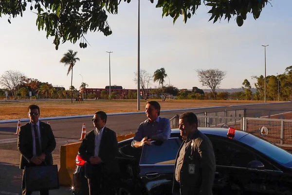 “Gabinete do ódio” está por trás da divisão da família Bolsonaro